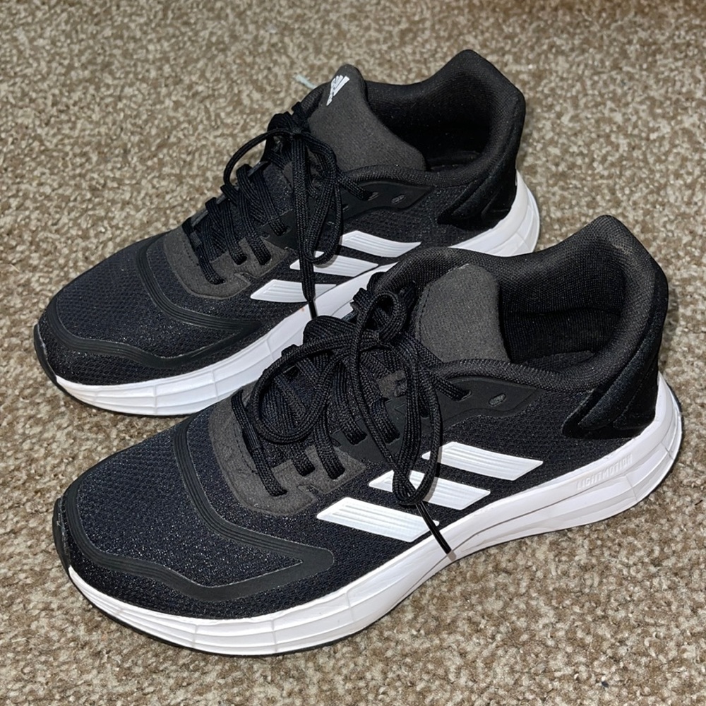 Size 7 Womens Adidas Shoes